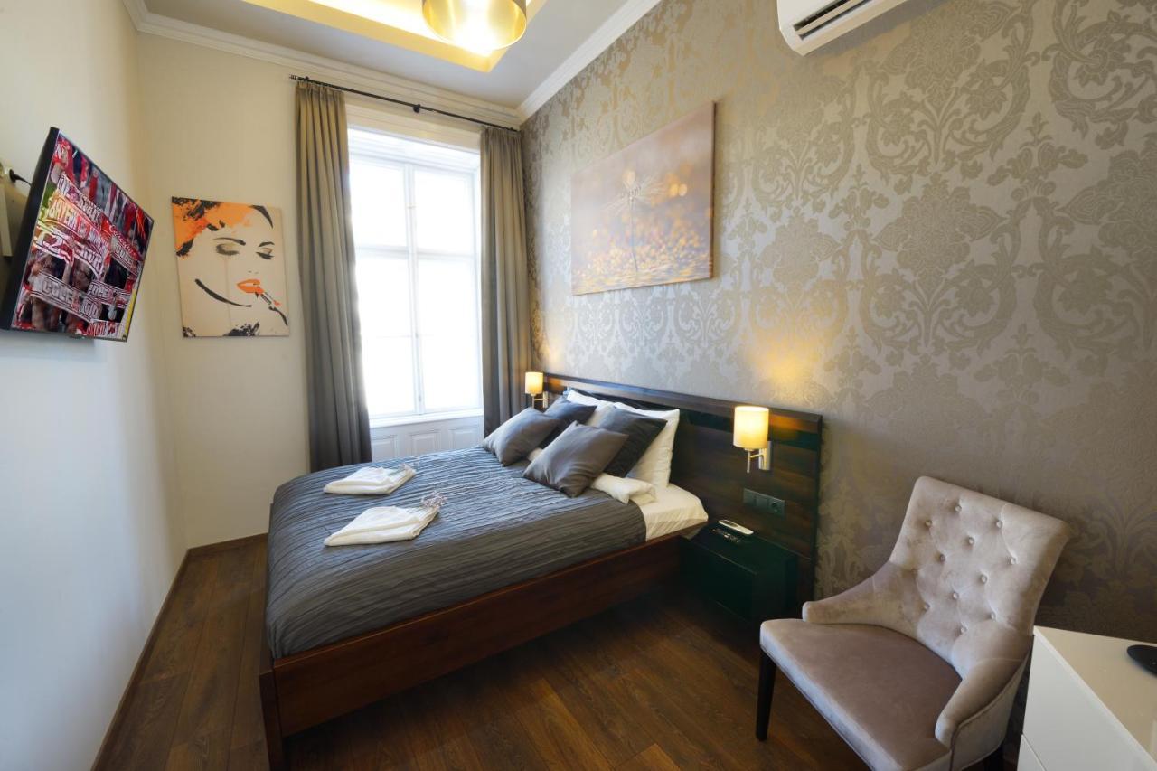 Orangehomes 4 Bdrm Apartment View To Synagogue Будапеща Екстериор снимка
