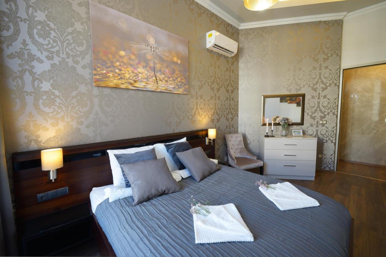 Orangehomes 4 Bdrm Apartment View To Synagogue Будапеща Екстериор снимка